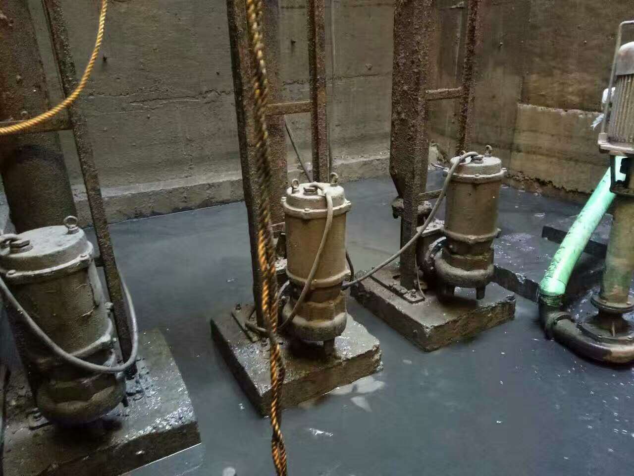 宝丰污水池清理